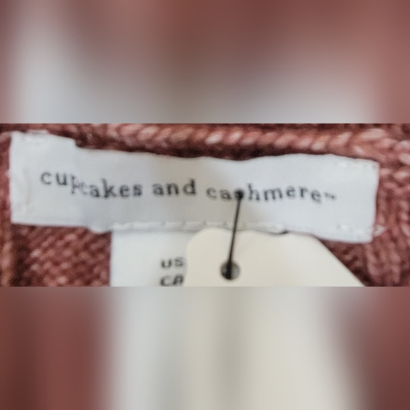 cupcakes & cashmere Cable Knit Sweater Vest - Picture 4 of 5